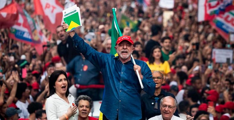 La segunda vuelta presidencial de Brasil favoreció a Lula, quien obtuvo 64.2 millones de votos frente a los 59.8 millones de Bolsonaro